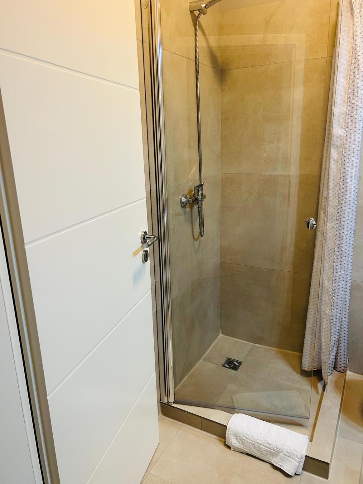 Отель New House Сибиу Экстерьер фото