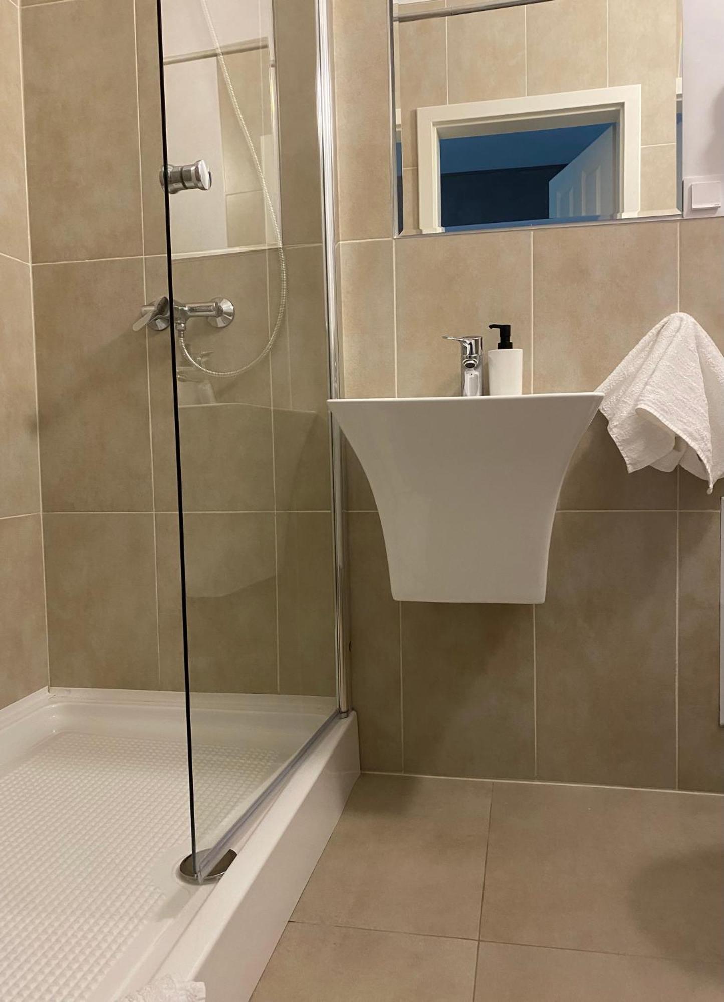 Отель New House Сибиу Экстерьер фото